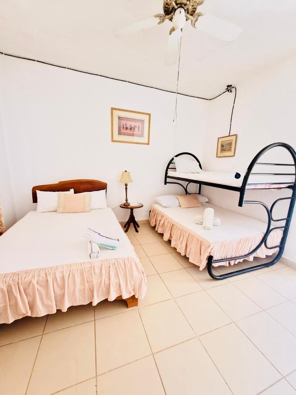 Veintisiete de Abril Hotel Georgi Cr מראה חיצוני תמונה