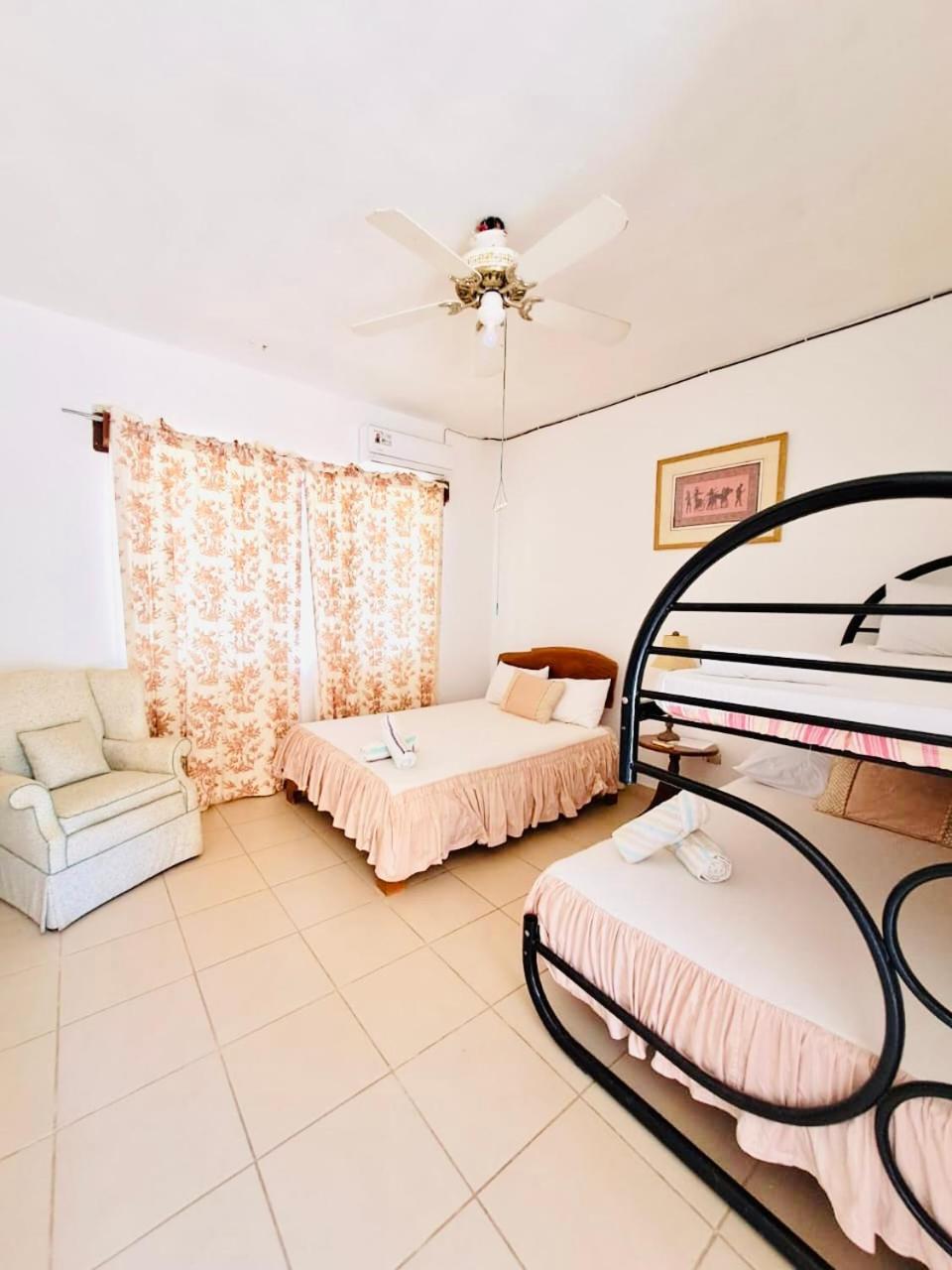 Veintisiete de Abril Hotel Georgi Cr מראה חיצוני תמונה