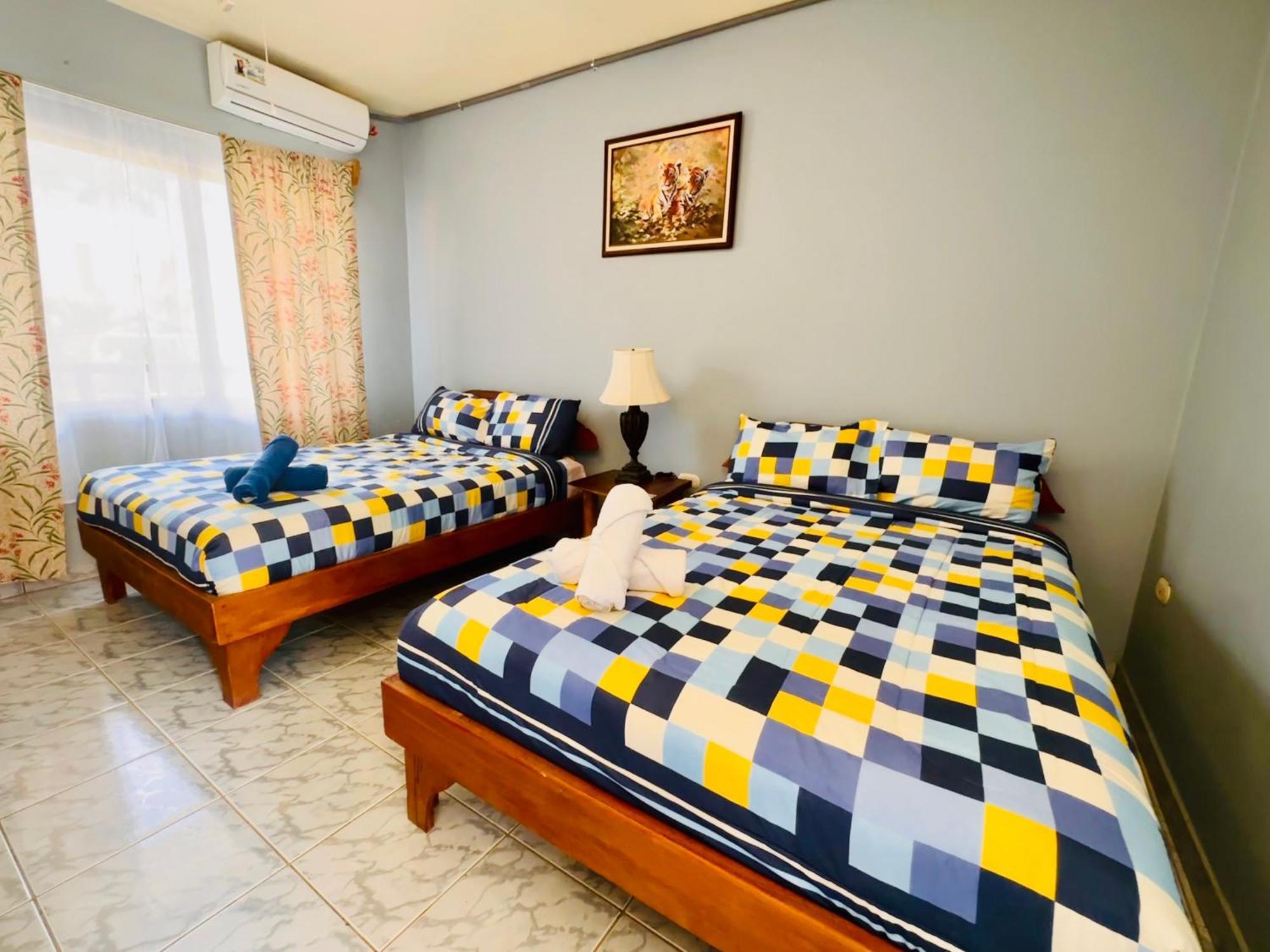 Veintisiete de Abril Hotel Georgi Cr מראה חיצוני תמונה
