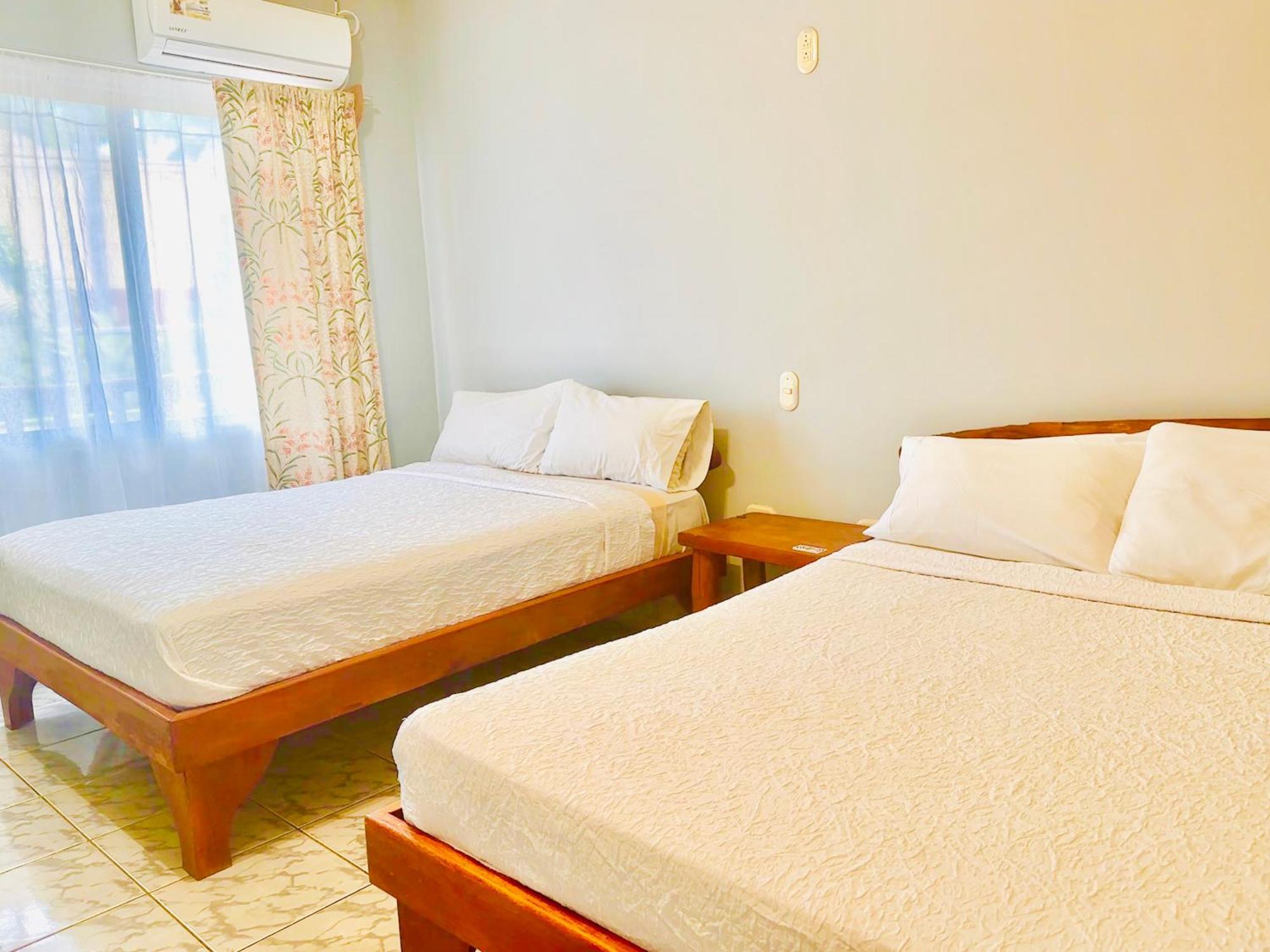 Veintisiete de Abril Hotel Georgi Cr מראה חיצוני תמונה